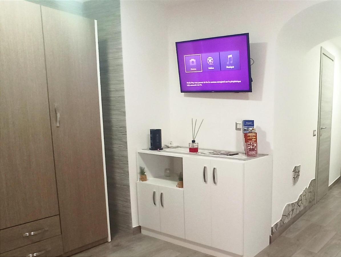Napoli Pop Chiaia Appartement Buitenkant foto