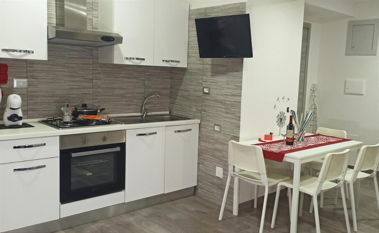Napoli Pop Chiaia Appartement Buitenkant foto